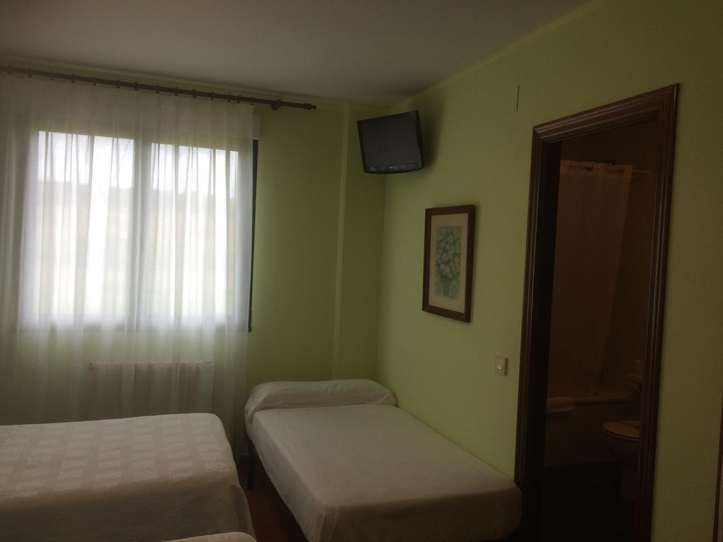 Hotel Brisamar Banugues Exterior photo
